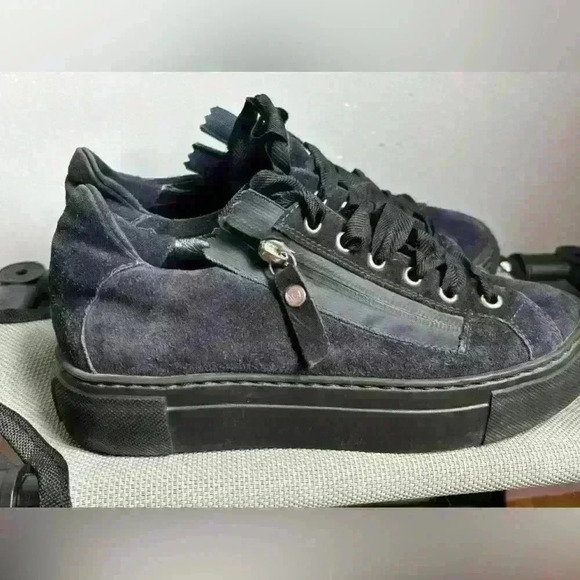 AGL Blue Suede Night Nero Light Weight Low Top Sneakers EU SIZE 36 - Picture 4 of 8